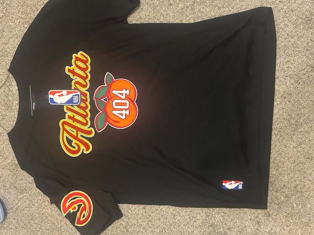 Pro Standard Atlanta Hawks NBA Black T-Shirt with Peach 404 Graphic
